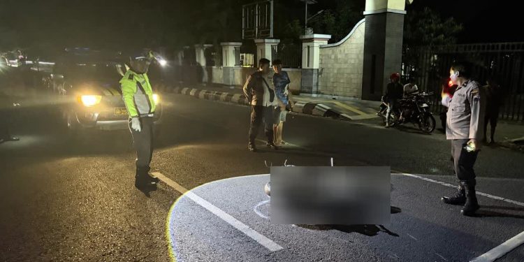 Pengendara CB Meninggal Dunia Usai Kecelakaan Tunggal di Jalan Sudirman Pati