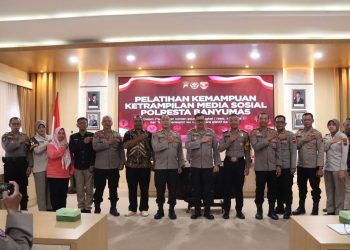 Kabid Humas Polda Jateng Dengan Pak Bhabin Dan Tarmin Ngaklak, Latih Personel Polresta Banyumas Ciptakan Konten Edukatif