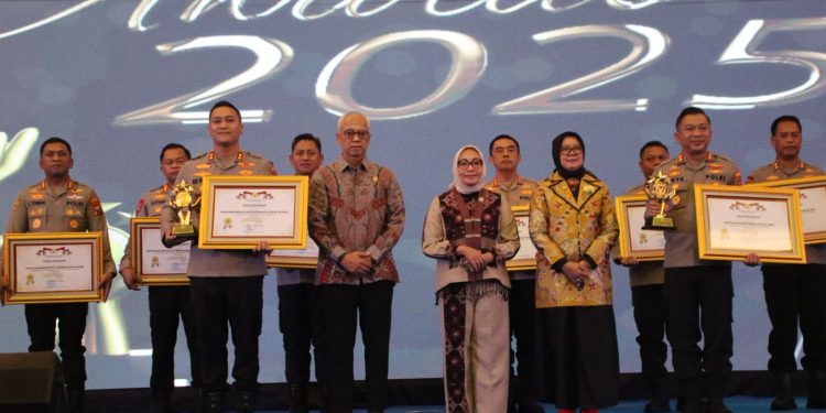 Polres Pekalongan Kota Buktikan Kinerja Unggul, Raih Penghargaan Kompolnas Awards 2025