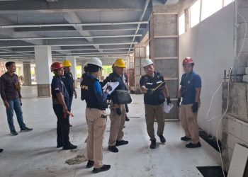 Labfor Polda Jateng Olah TKP Bangunan Roboh Timpa Kantor PLN Purbalingga