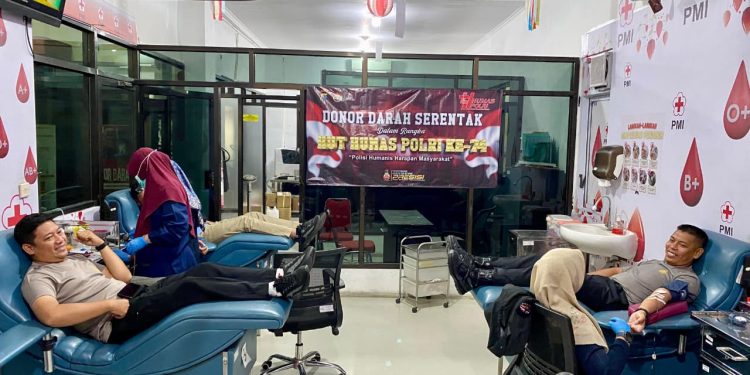 50 Polisi Pendonor Sumbangkan Darah ke PMI Jelang HUT Humas ke-74 di Polres Sragen
