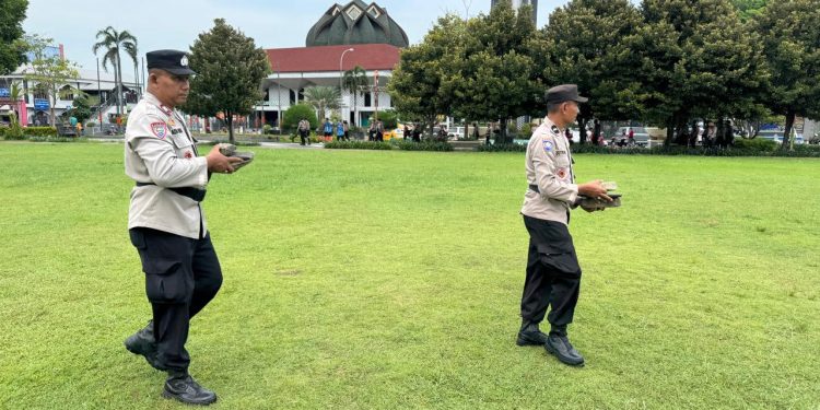 Polresta Pati Amankan Puluhan Batu Saat Screening di Sekitar Alun-Alun Simpang Lima