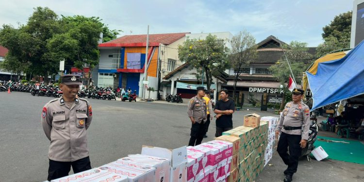 Polresta Pati Klarifikasi: Petugas Tak Rampas Donasi, Hanya Lakukan Pemeriksaan Humanis