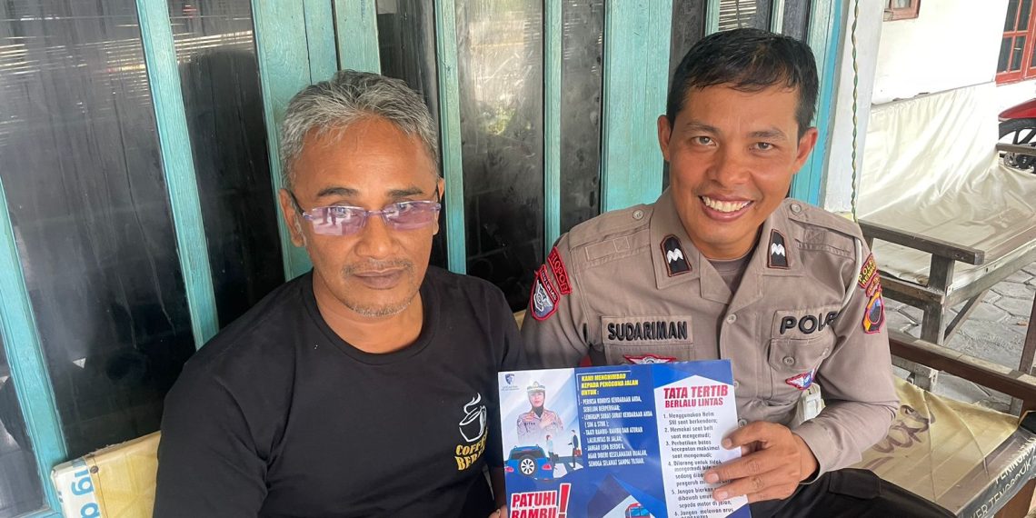 Satlantas Polres Rembang Gelar Dikmas Lantas dan Sosialisasi Keselamatan Berlalu Lintas di Dukuh Rumbut Malang