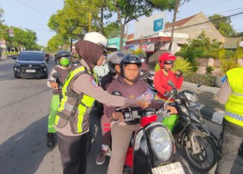 Satlantas Polres Klaten Gelar Penerangan Keliling Tertib Lalu Lintas dalam Rangka Ops Zebra Candi 2025
