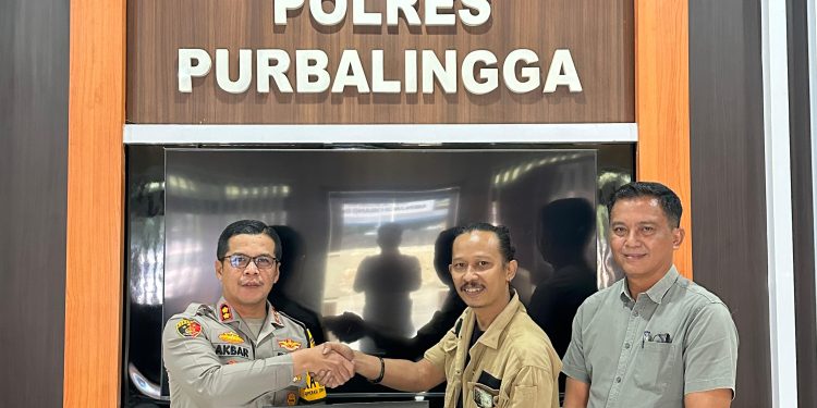 Polres Purbalingga Terima Penghargaan dari Komunitas Seni Purbalingga