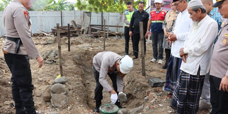 Kapolres Kendal Letakkan Batu Pertama, Pembangunan Mapolsek Kangkung Resmi Dimulai
