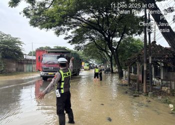 Jalan Pantura Ketitang Wetan Tergenang, Kapolsek Batangan: “Kami Terus Pantau, Situasi Masih Aman Terkendali”