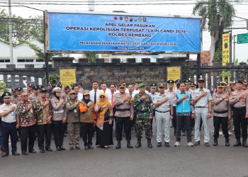 Polres Rembang Gelar Apel Pasukan Operasi Lilin Candi 2025, Wujudkan Pengamanan Natal dan Tahun Baru Aman Kondusif