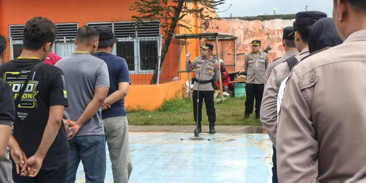 Wakapolres Rembang Pimpin Pengamanan Derbi Kota Liga 4 Zona Jateng PSIR Vs Persikaba