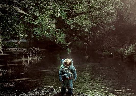 Spaceman (2024): Film Sci-Fi Emosional Adam Sandler Tayang di Netflix