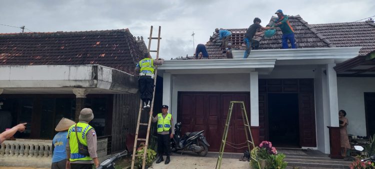 Puting Beliung Terjang Desa Kebowan Winong, 21 Rumah Rusak