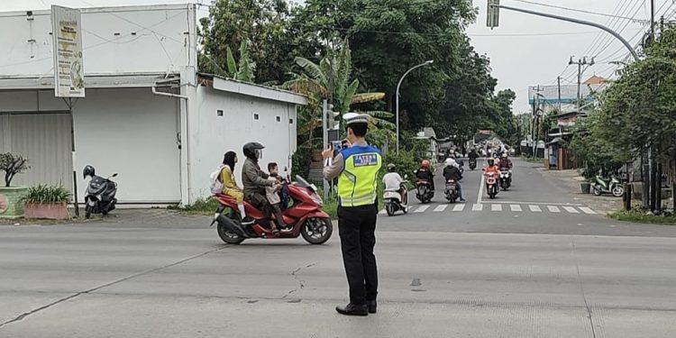 Satuan Lalu Lintas Polres Rembang Terapkan E-Tilang Handheld, Tingkatkan Transparansi Penegakan Hukum