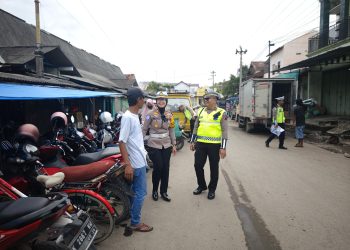Ops Keselamatan Candi 2026, Kasat Lantas Polres Rembang Sosialisasikan Keselamatan Lalu Lintas kepada Juru Parkir Pasar Induk