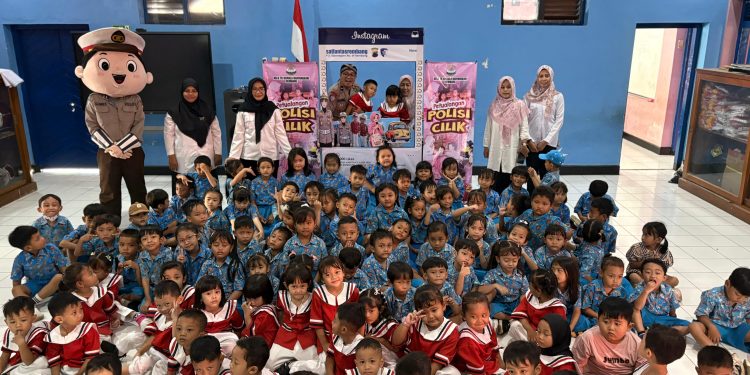Lewat Polisi Sahabat Anak, Satlantas Rembang Kenalkan Keselamatan Berlalu Lintas Sejak Usia Dini