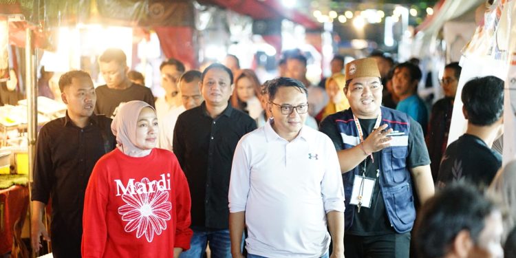 Ngabuburide Meriahkan Festival Ramadan Pati