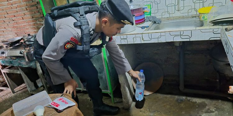 Satgas Miras Polresta Pati Sita Puluhan Botol Arak Putih dalam Operasi Pekat Candi 2026