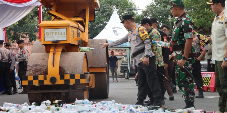 5.475 Botol Miras Ilegal Disita, Polresta Pati Tegaskan Perang terhadap Peredaran Minuman Keras