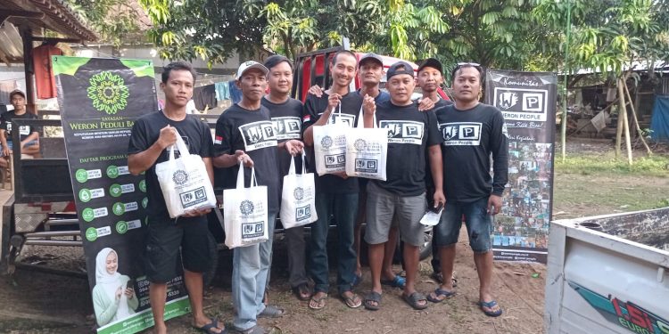 Weron People Salurkan Santunan Ramadan untuk Yatim dan Lansia Dhuafa di Trangkil