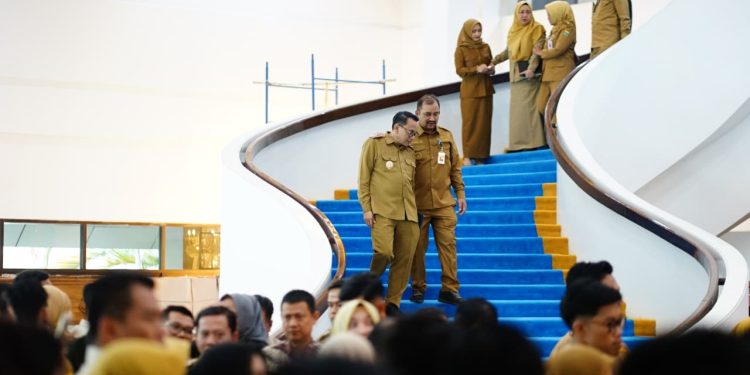 Dialog Antikorupsi, Chandra dan Pimpinan Daerah se-Jateng Tandatangani Pakta Integritas