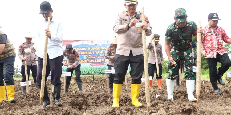 Polres Rembang Gelar Penanaman Jagung Serentak Dukung Program Swasembada Pangan Nasional