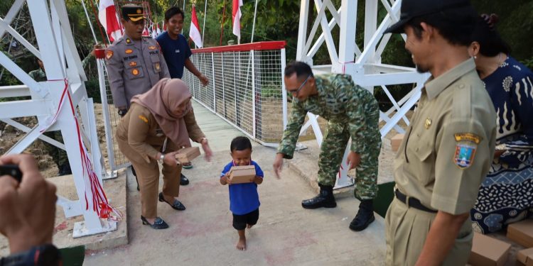 Kabagren Polres Rembang Hadiri Launching 200 Jembatan Garuda oleh KASAD di Desa Sekarsari