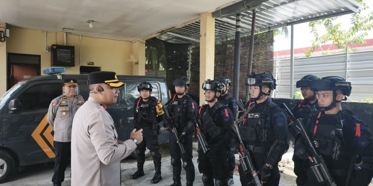 Kapolres Rembang Sambut Personel BKO Brimob untuk Perkuat Pengamanan Operasi Ketupat Candi 2026