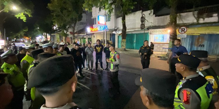 Kapolres Rembang AKBP M Faisal Pratama, S.H., S.I.K., M.H., Pimpin Pengamanan “Bahagia Run” 100 Meter di Bulan Ramadhan