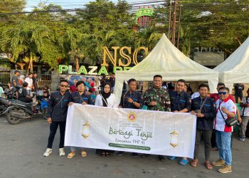 Karang Taruna Kecamatan Margorejo Bagikan 3000 Takjil