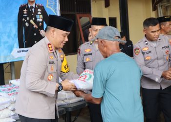 Tebar Kepedulian di Bulan Ramadan, Polres Rembang Salurkan Zakat Fitrah untuk Warga