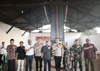 Kapolres Rembang Resmikan Mesin Pengering Jagung Bantuan Kapolri untuk Petani Gunem