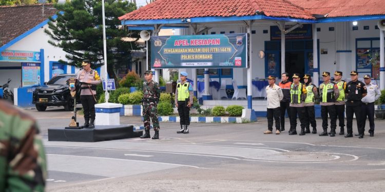Kapolres Rembang Pimpin Apel Pengamanan, Pastikan Malam Takbiran Aman dan Kondusif