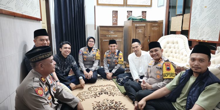 Menjaga Stabilitas Keamanan Dalam Momen Lebaran; Kapolres Rembang Kunjungi Gus Baha