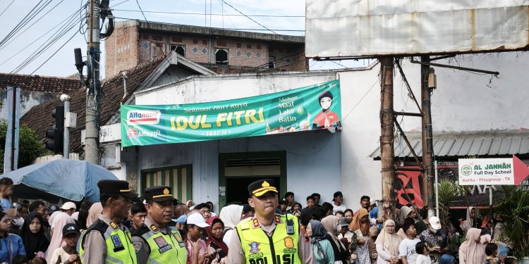 Kapolres Rembang Pimpin Langsung Pengamanan Larung Sesaji Syawalan, Situasi Kondusif
