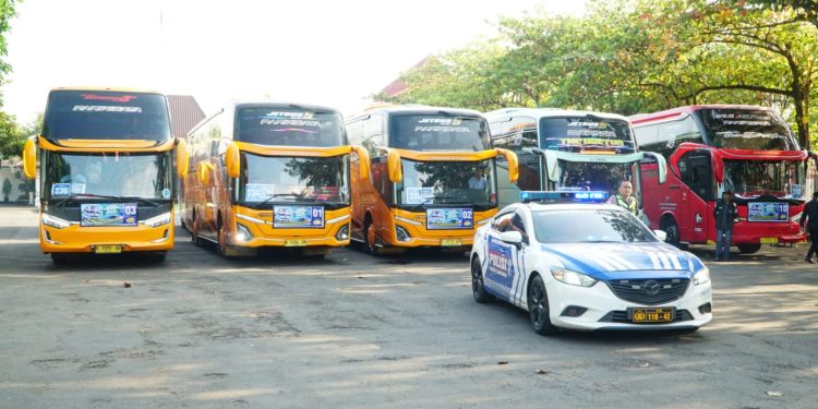 Pemkab Pati Berangkatkan 16 Bus Mudik Gratis