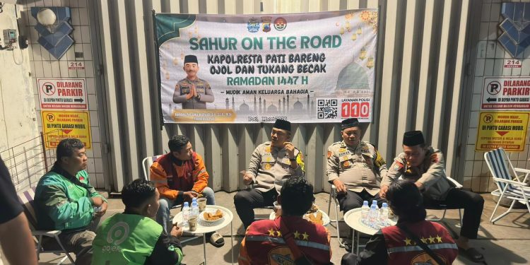 Sahur On The Road, Kapolresta Pati Pererat Silaturahmi dengan Komunitas Ojol dan Tukang Becak