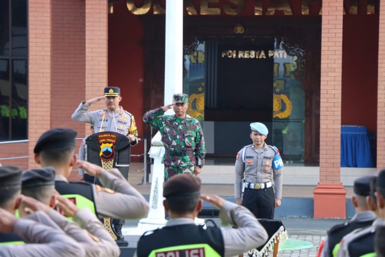 Amankan Malam Takbir, Kapolresta Pati Tekankan Humanisme dan Ketegasan dalam Apel Pergeseran Pasukan
