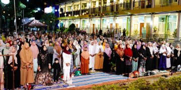 Pati Bersholawat Warnai Milad ke-10 Al Azhar, Plt Bupati Tekankan Peran Pendidikan