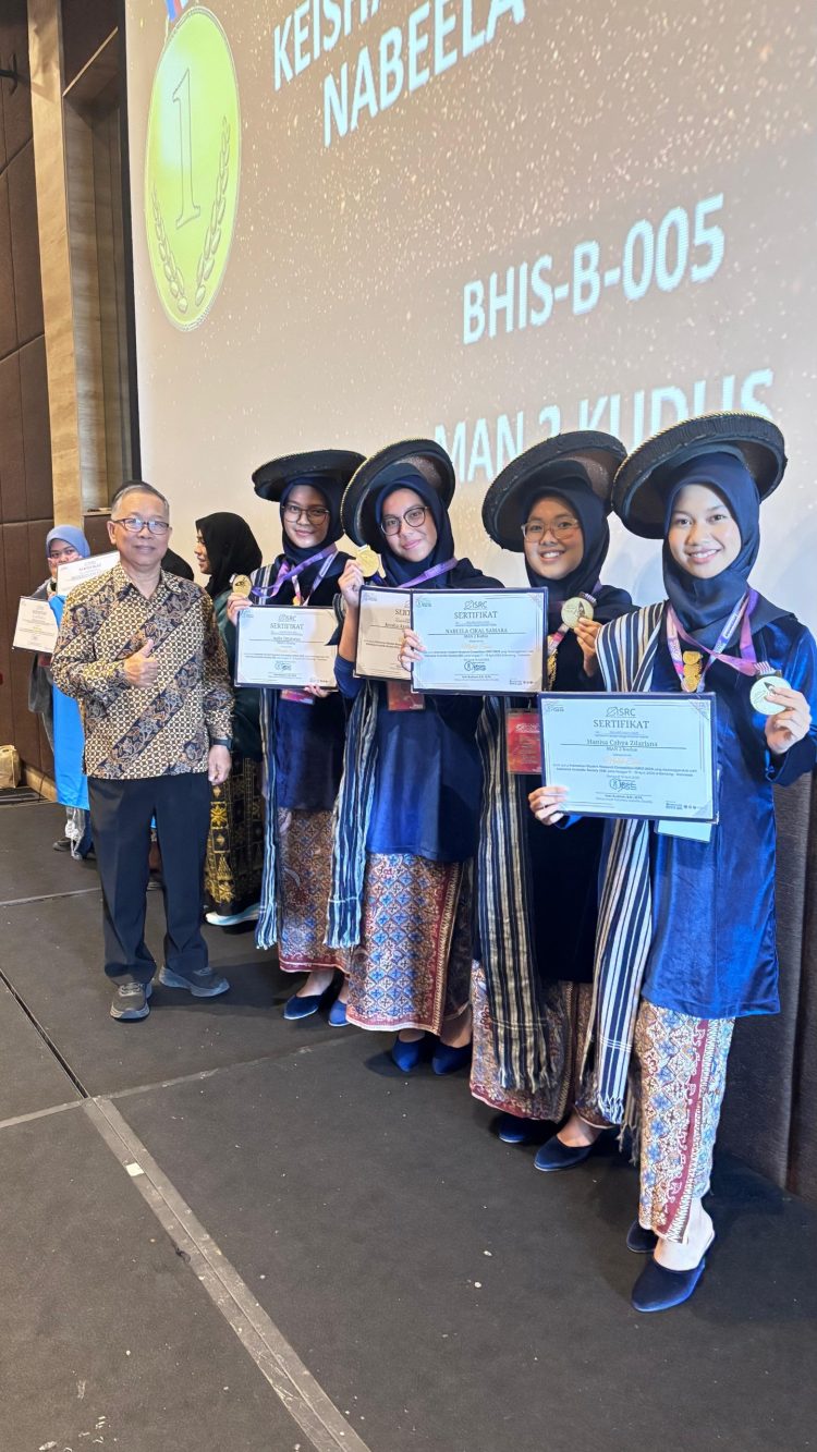 Bersaing dengan 700 Tim se Indonesia, MAN 2 Kudus Raih Emas ISRC Dua Tahun Berturut-turut
