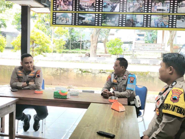 Kapolres Rembang Sambangi Jajaran Polsek, Tekankan Disiplin dan Pelayanan Prima