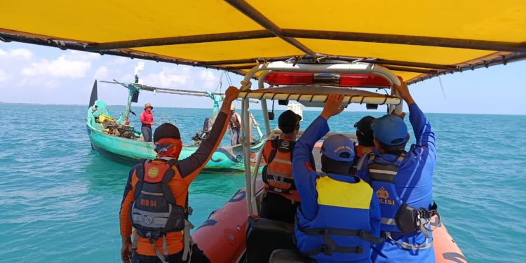 Patroli Perairan, Sat Polairud Polres Rembang Tingkatkan Keselamatan dan Antisipasi Kebakaran Kapal