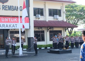 Upacara Hari Kesadaran Nasional di Polres Rembang Berlangsung Khidmat, Wakapolres Tekankan Profesionalisme