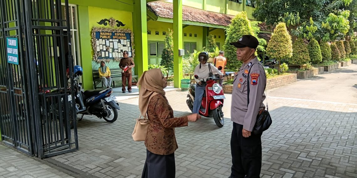 Patroli Polsek Rembang Kota Amankan Lomba Gugus Depan di SMPN 5 Rembang, Ciptakan Situasi Kondusif