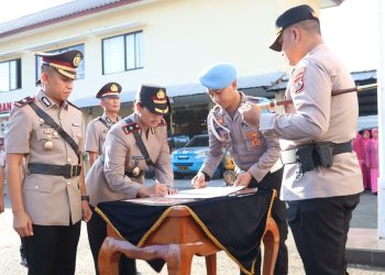 Upacara Sertijab dan Kenal Pamit Pejabat Utama Polres Rembang Berlangsung Khidmat