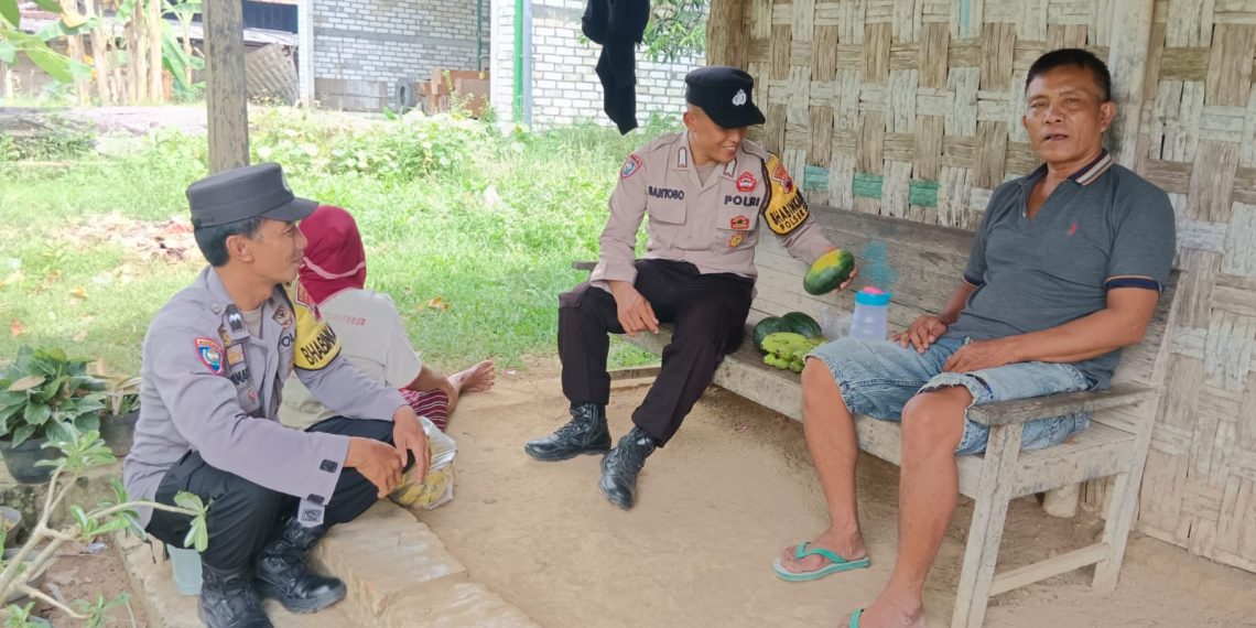 Perkuat Kamtibmas, Polsek Sumber Blusukan ke Desa Polbayem Ajak Warga Aktif Jaga Keamanan