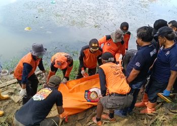 M 4 y 4 t Pria Ditemukan Mengapung di Embung Beketel, Polisi Selidiki Keterkaitan dengan Ceceran D 4 r 4 h