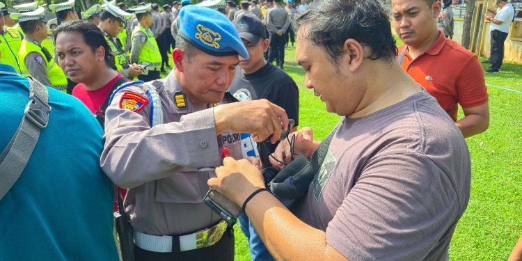 Bid Propam Polda Jateng dan Polres Rembang Gelar Razia Senpi Saat Pengamanan Audiensi Nelayan