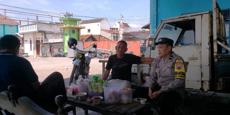 Bhabinkamtibmas Polsek Sarang Intensifkan Sambang dan Tatap Muka Bersama Warga Desa Sarangmeduro