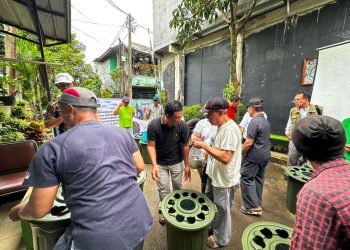 Hadapi Kenaikan Harga Pangan, UPER Berdayakan Warga Depok lewat Budikdamber