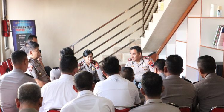 Coffee Morning Kapolres Rembang Tekankan Disiplin dan Profesionalisme Anggota